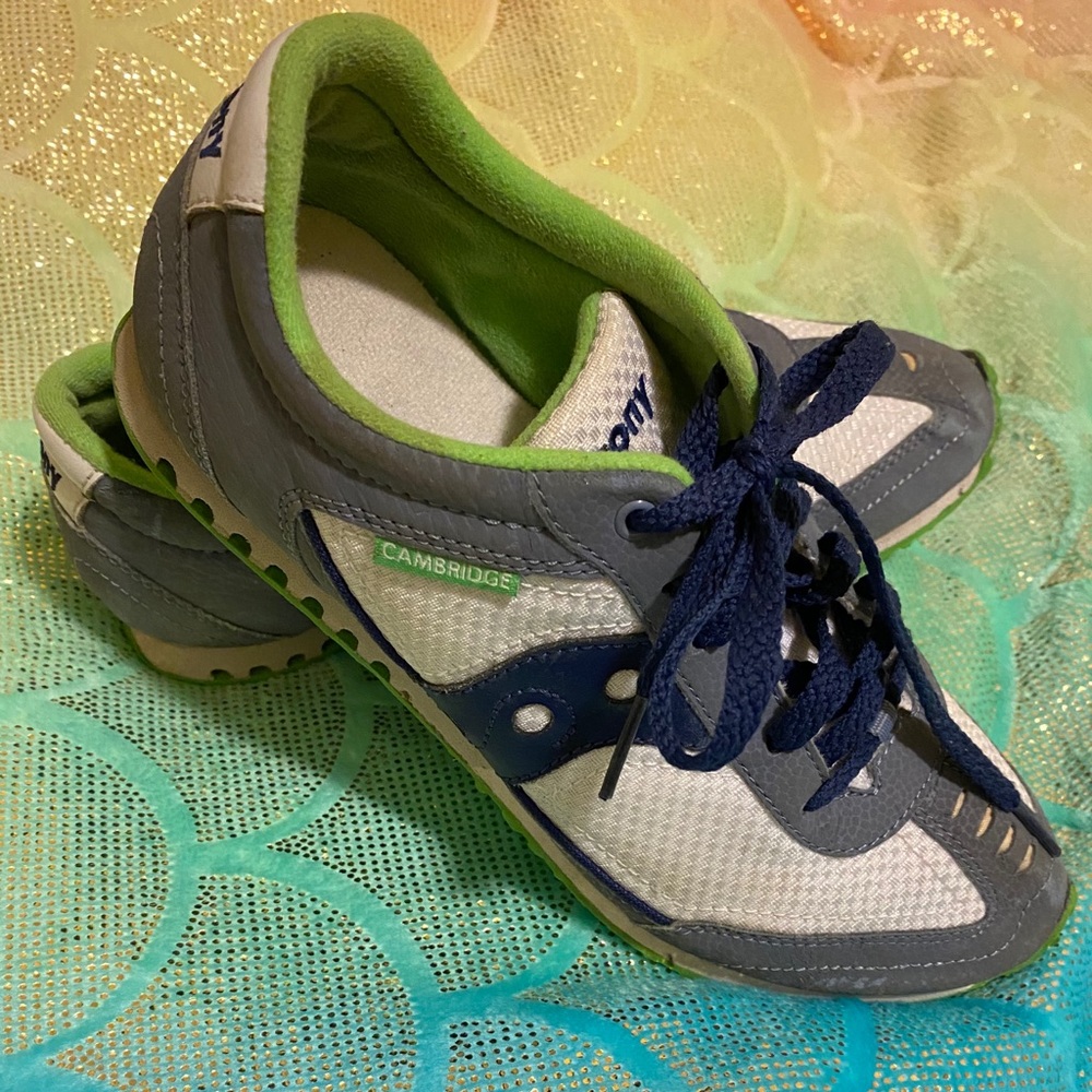 Saucony tennis shoes